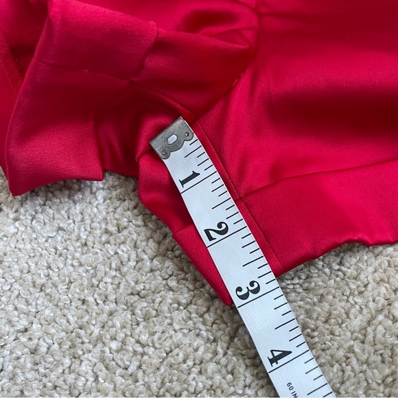 Express Design Studio Satin Dress Shorts Red Cuffed Gold Horsebit Women’s Size 0 - Picture 8 of 9